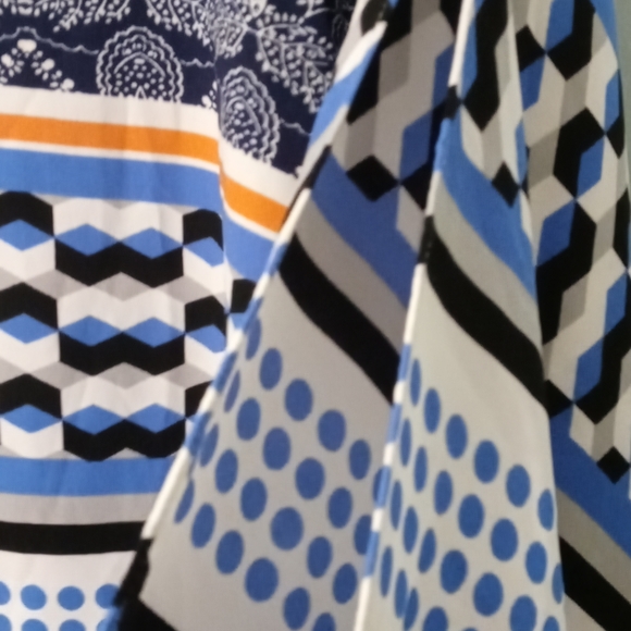 Sharahamo Multi color open arms top - Picture 3 of 10